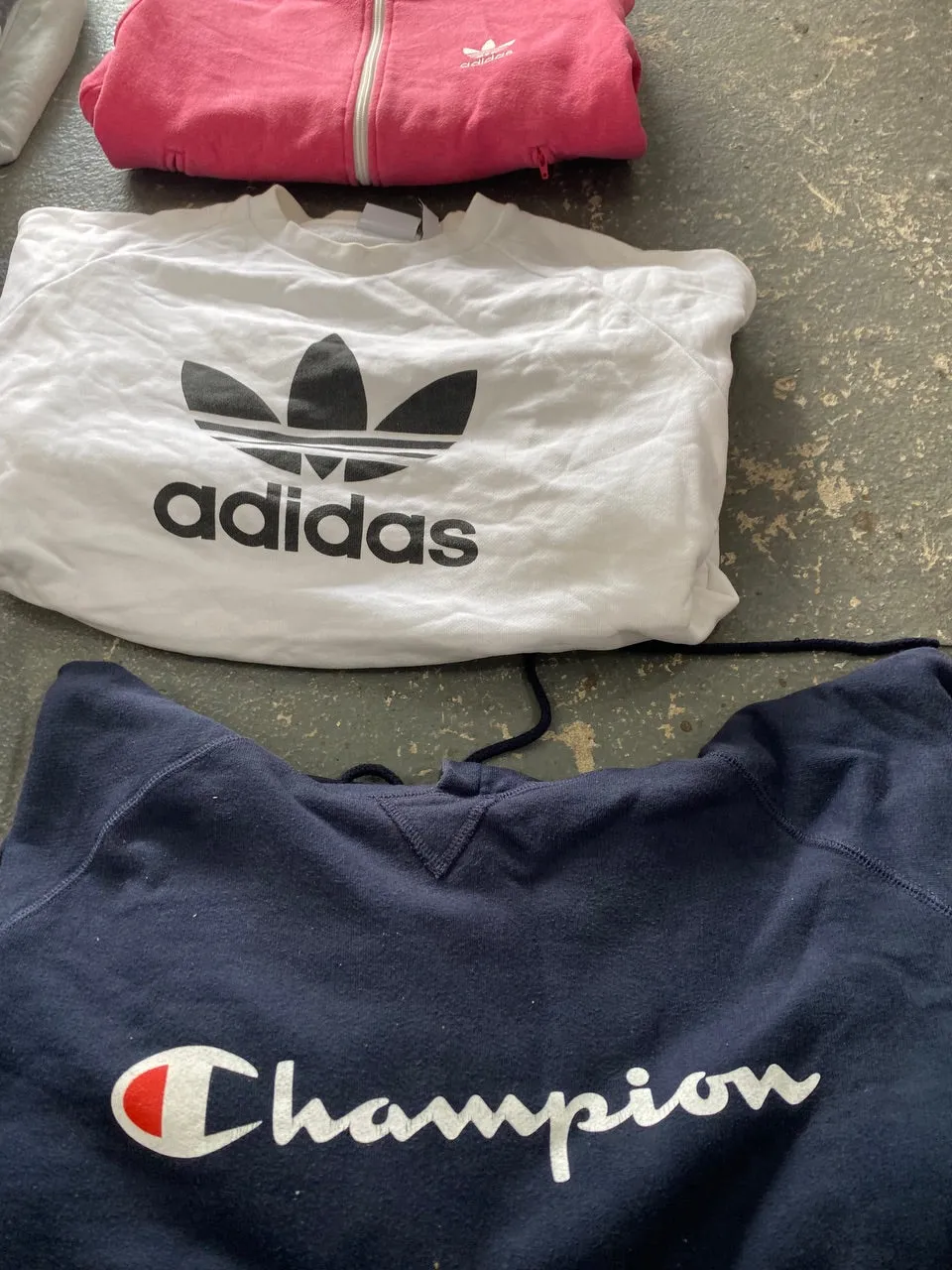 Branded sweatshirt mix- 25 Pieces