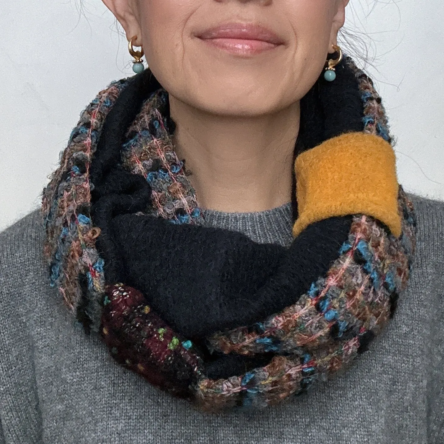 Double loop neck scarf Navy Gray , sequins