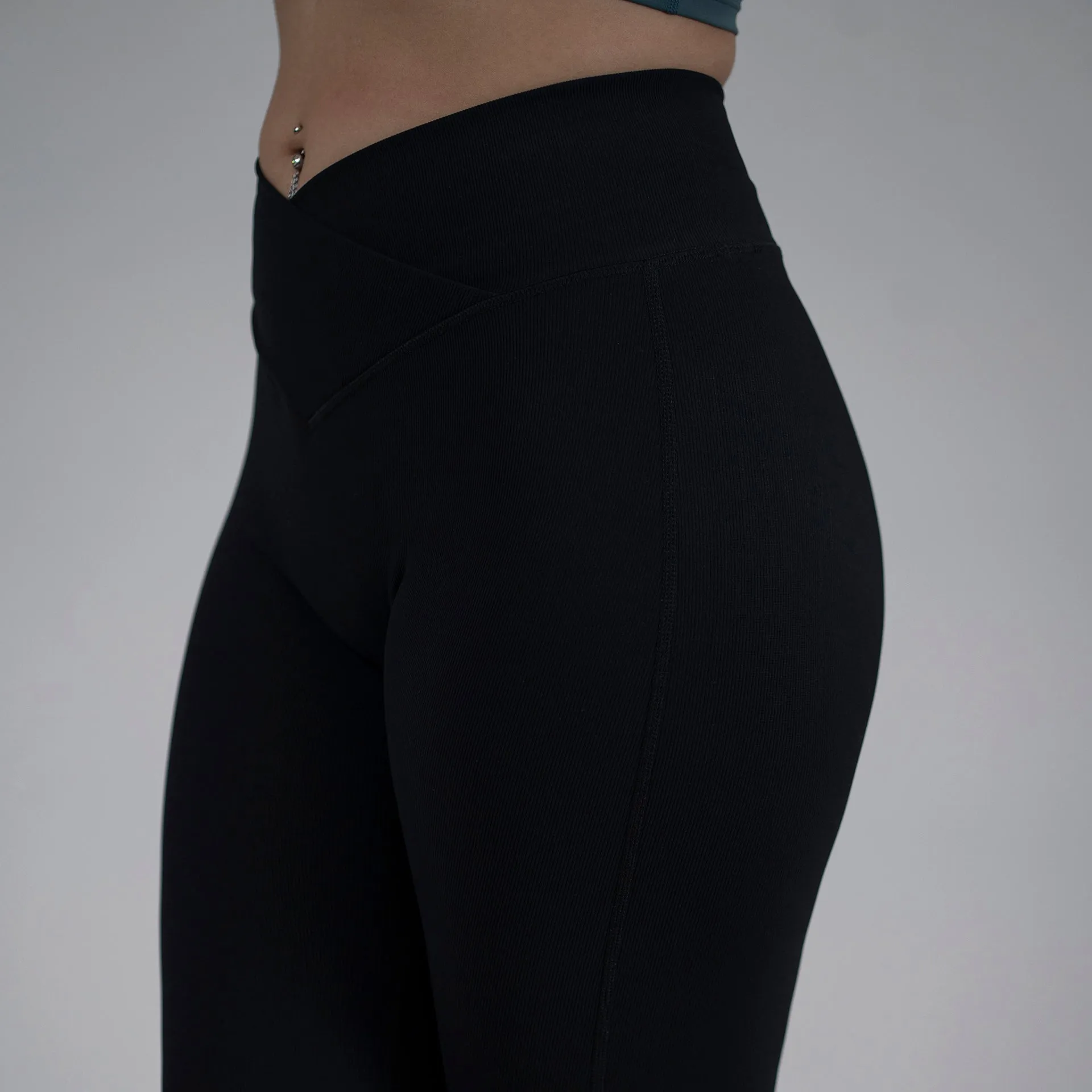 Ember Vbelt Bellbuttoms Leggings(Onyx)