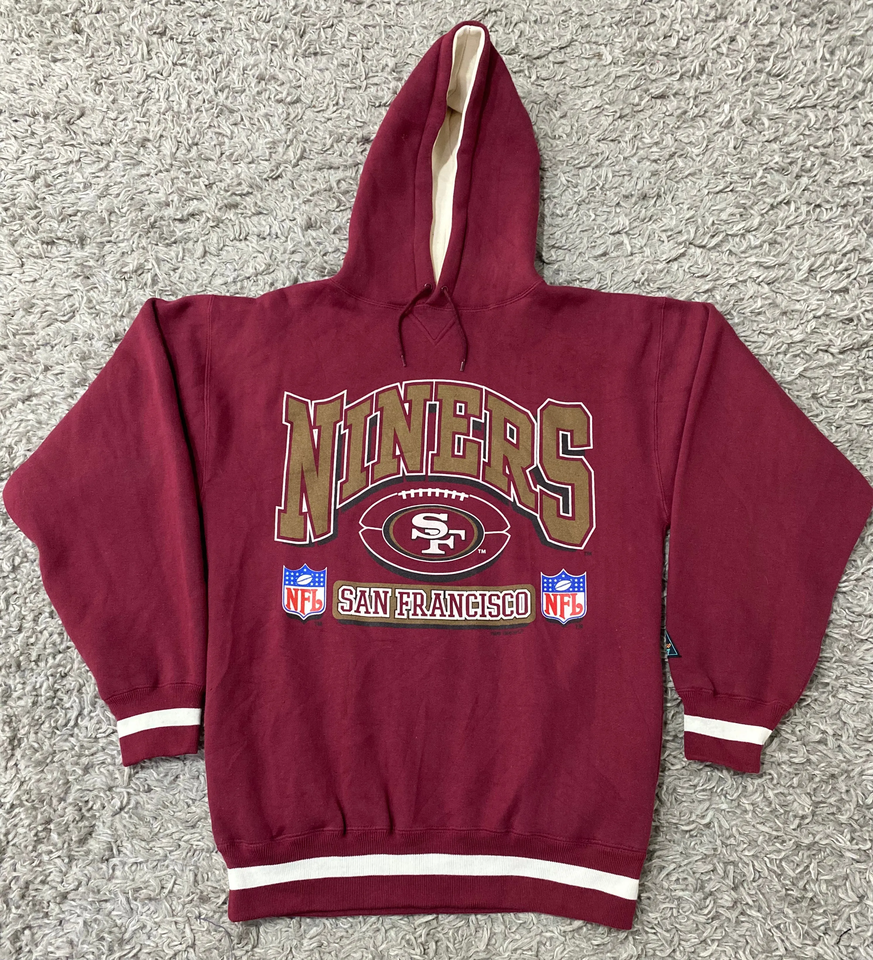 Vintage branded hoodies-25 pieces